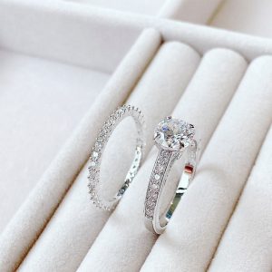 Nhẫn Cầu hôn